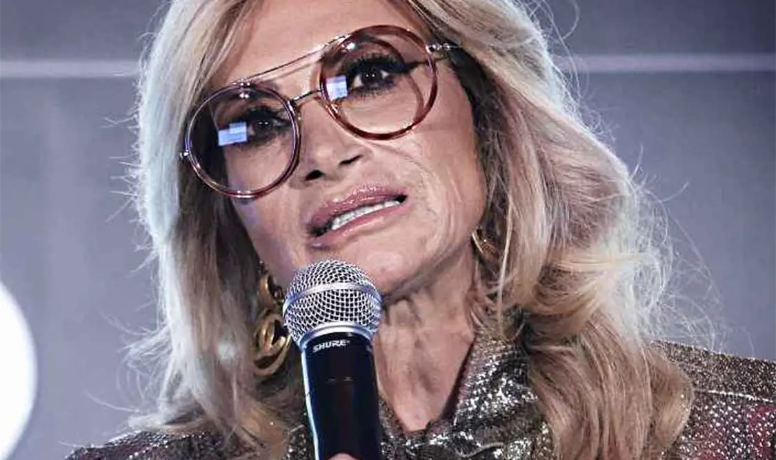 Adela se disculpa por dichos sobre Silvia Pinal