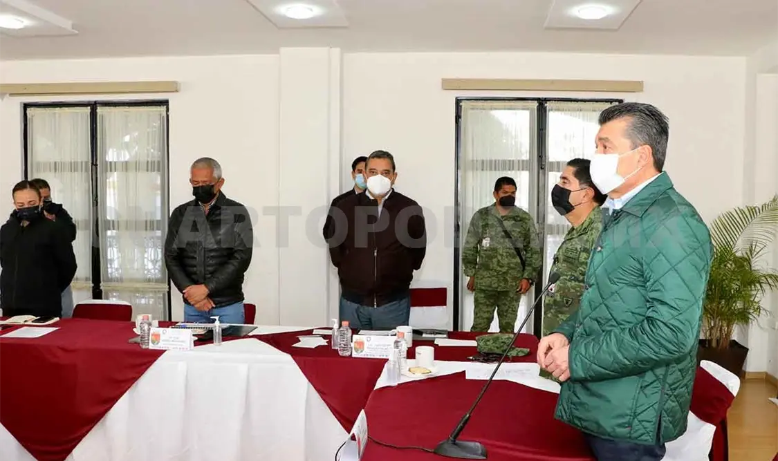 Convoca a alcaldes a acudir a las mesas de seguridad
