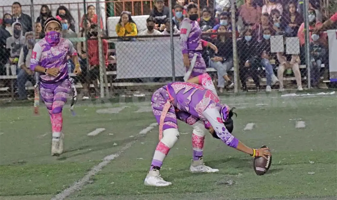 Queens cerró el 2021 liderando la femenil A