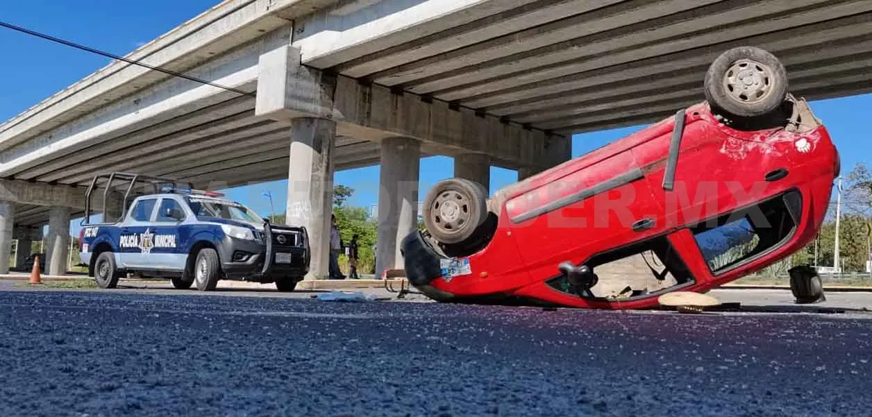 Seis lesionados en aparatoso accidente en nuevo libramiento