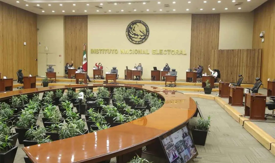 Se desiste de denuncia contra consejeros de INE