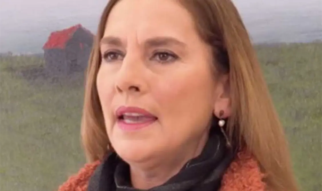 Beatriz Gutiérrez lee poema de Jaime Sabines