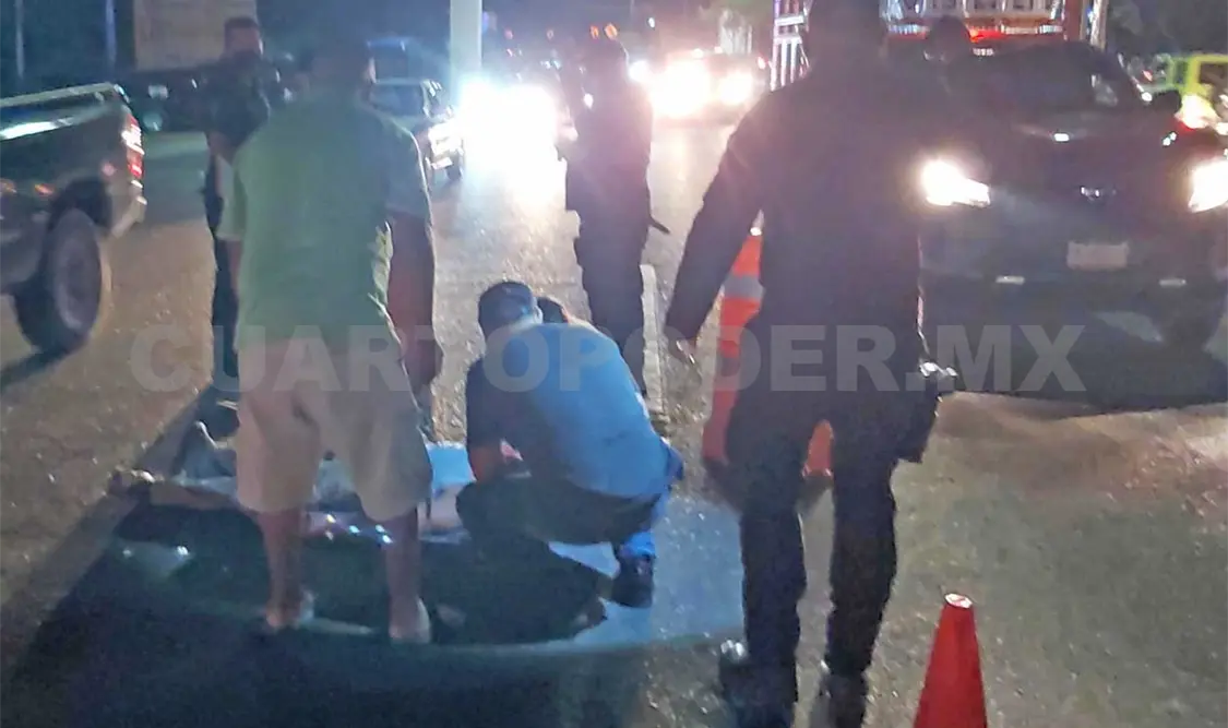 Un vendedor fue atropellado por una motocicleta a la altura del fraccionamiento Santa Fe, sobre la carretera a Chiapa de Corzo. Ulises López / CP