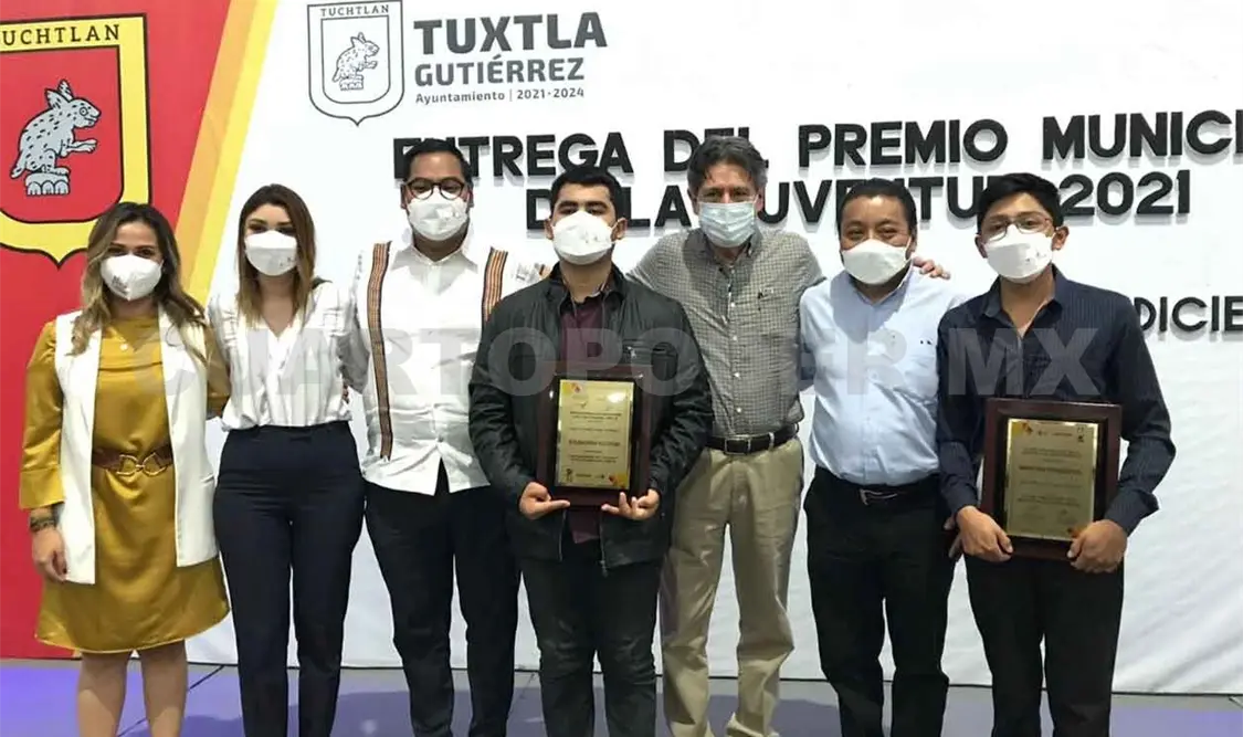 Entrega Cecyte mención honorífica a estudiantes