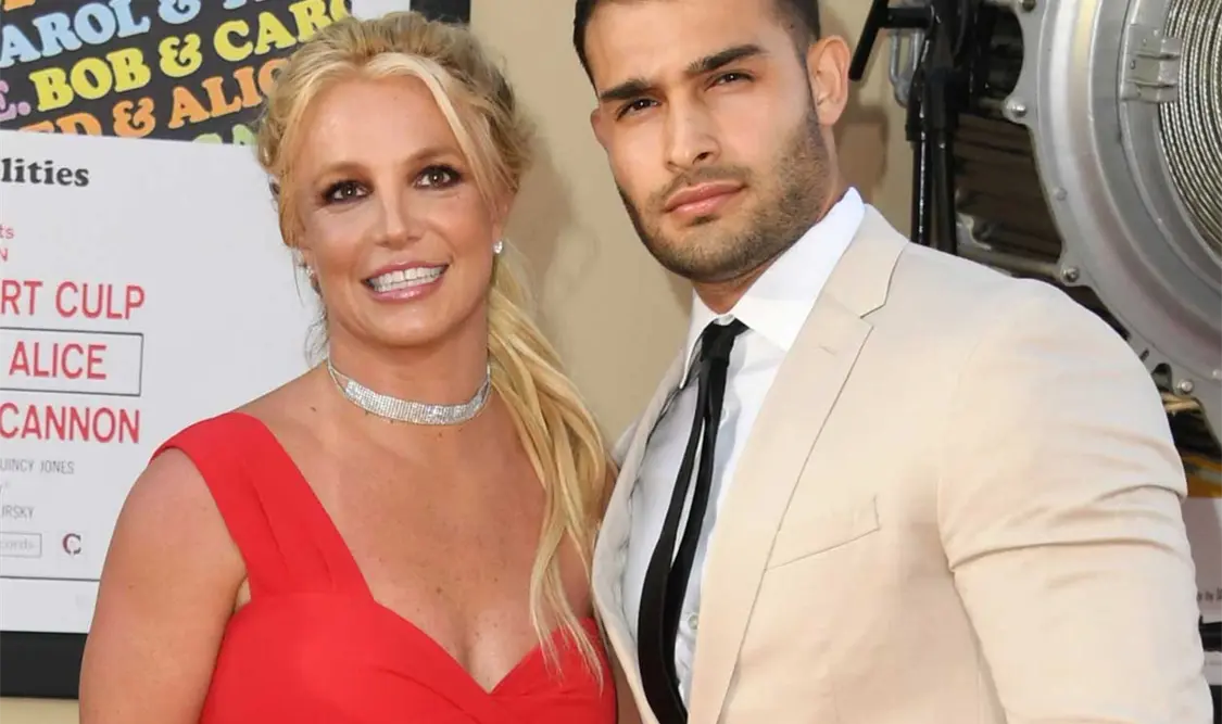 Prometido de Britney habla sobre su relación