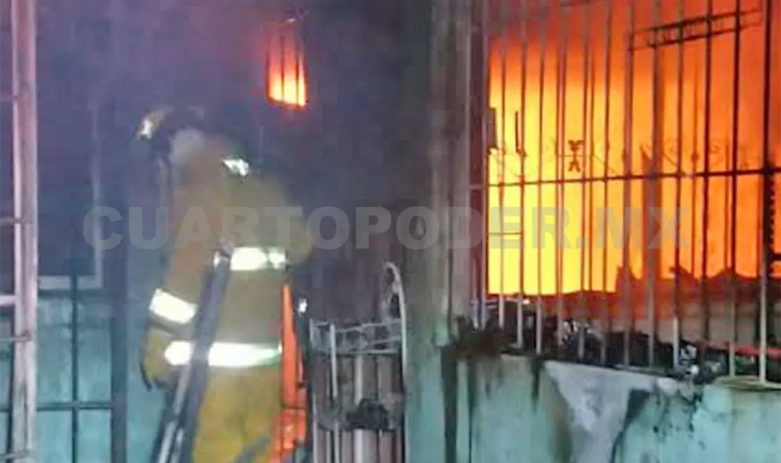 El incendio ocurrió en un domicilio ubicado en el fraccionamiento Los Coquitos, en la ciudad de Tapachula. Víctor Sánchez / CP