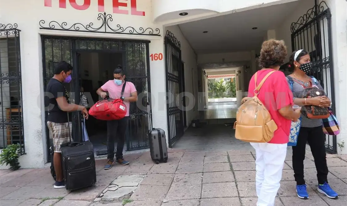 De acuerdo con lo señalado, gran parte de los trabajadores de los hoteles están vacunados y eso da garantía a los turistas. Carlos López / CP