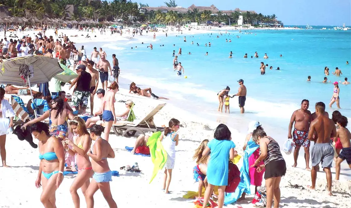 El ingreso de divisas por concepto de turistas internacionales alcanzó dos mil mdd en noviembre de 2021. Cortesía