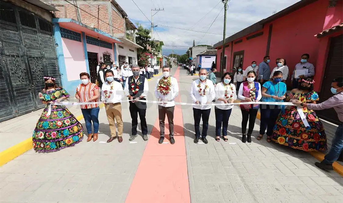 Inaugura gobernador obra vial