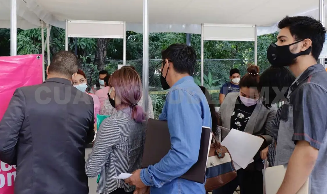 La forma de vestir puede ayudar a encontrar un empleo, y no se necesita ropa de marca. Diego Pérez / CP