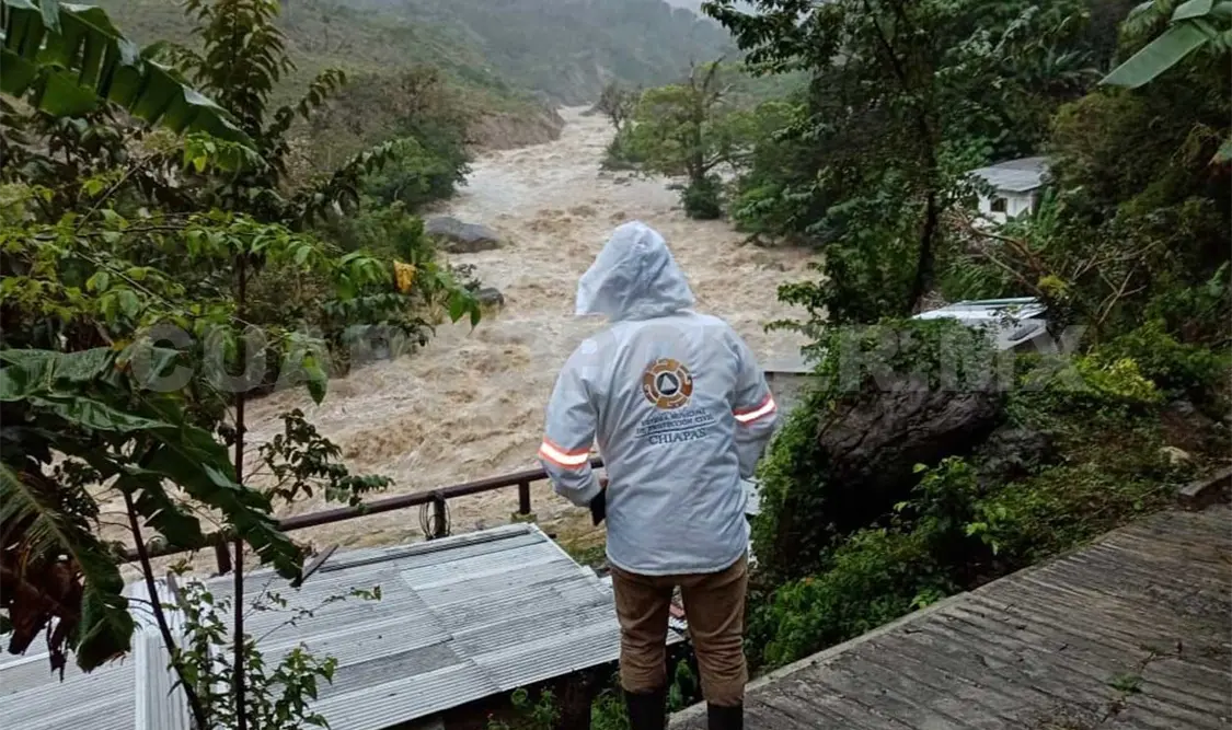 Brindan apoyo a afectados por frente frío