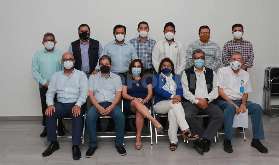 Refrenda gobierno alianza con cámaras y empresarios