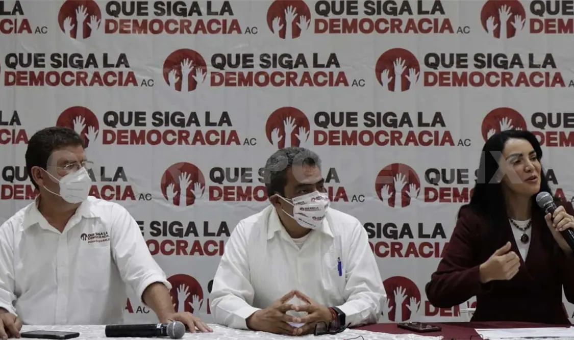 Promueven consulta para revocación de mandato