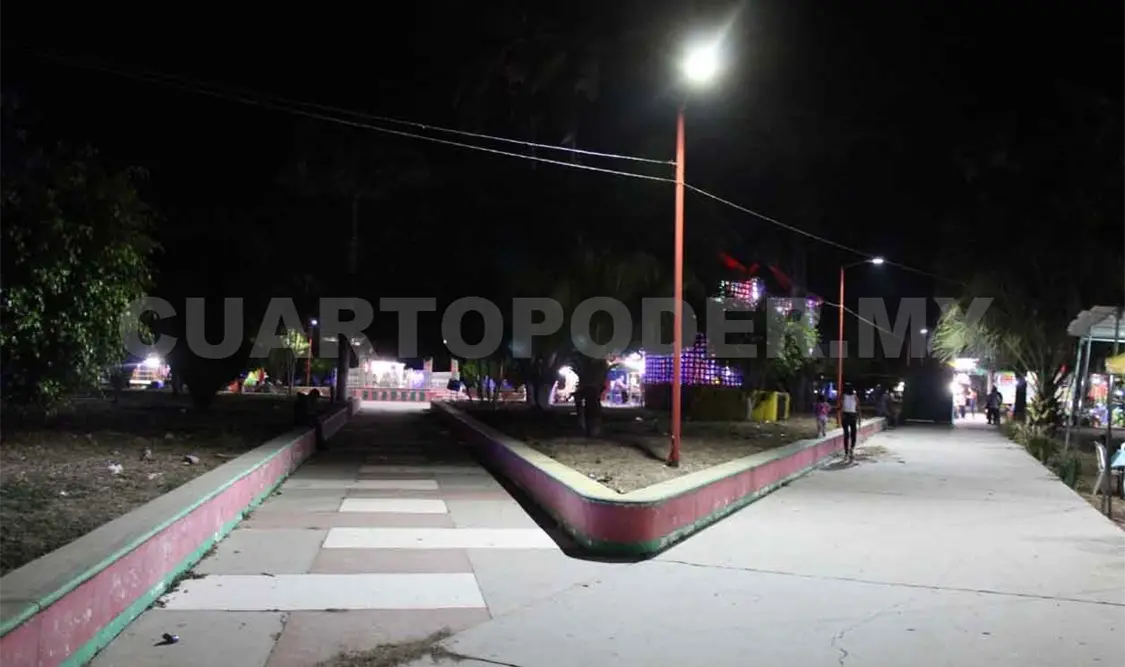 Gobierno de Villaflores instala luminarias en ejidos rurales