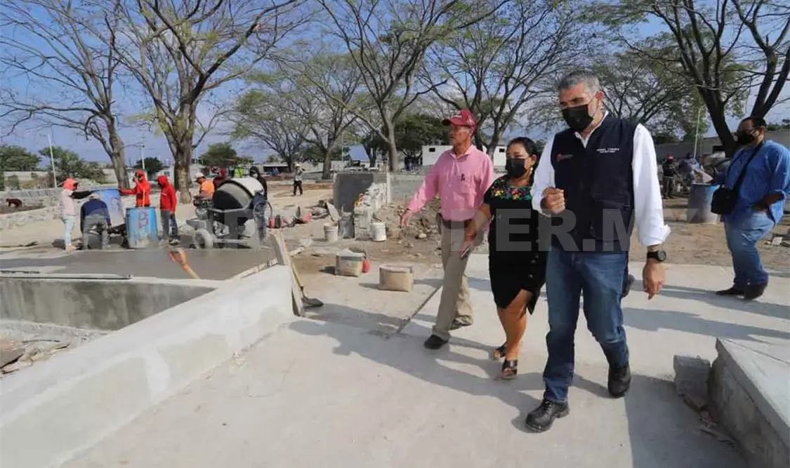 Constata Ángel Torres avance del Parque Santa Cecilia