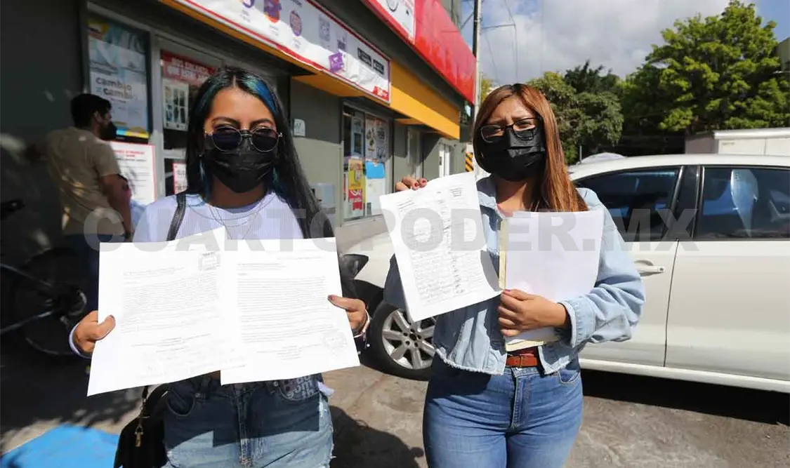 Piden la entrega de sus títulos profesionales