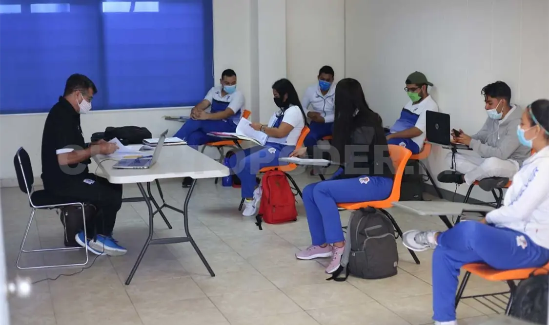 Más escuelas cierran sus puertas para retomar las actividades a distancia por la cuarta ola de contagios. Carlos López / CP