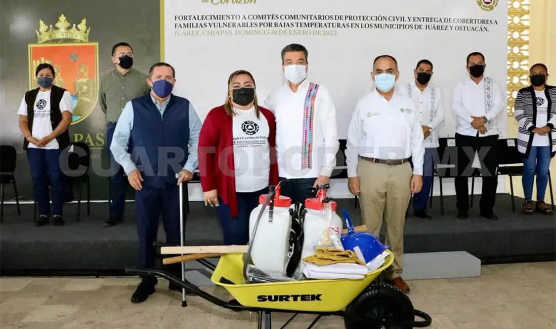 Entrega apoyos para habitantes de Juárez y Ostuacán