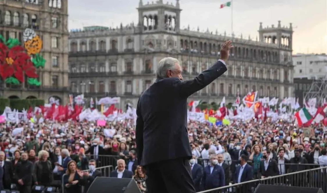 El pasado 1 de diciembre, ante un Zócalo lleno, el presidente confió en que pronto se terminaría de salir de la crisis económica. Cortesía
