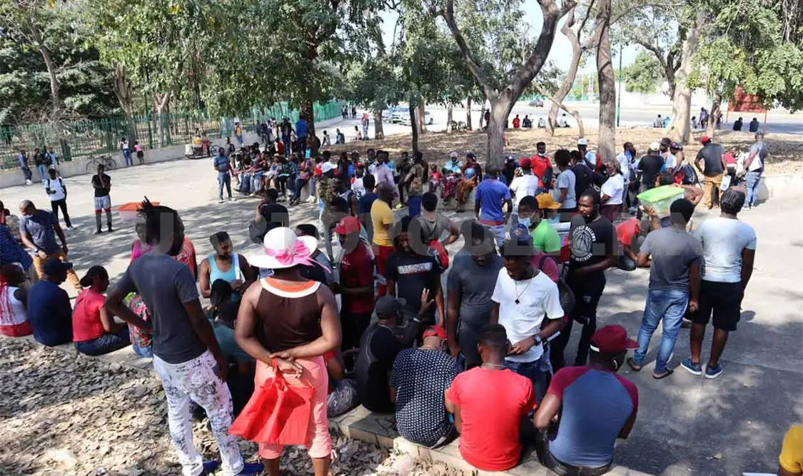Exigen liberar parque ecológico de migrantes