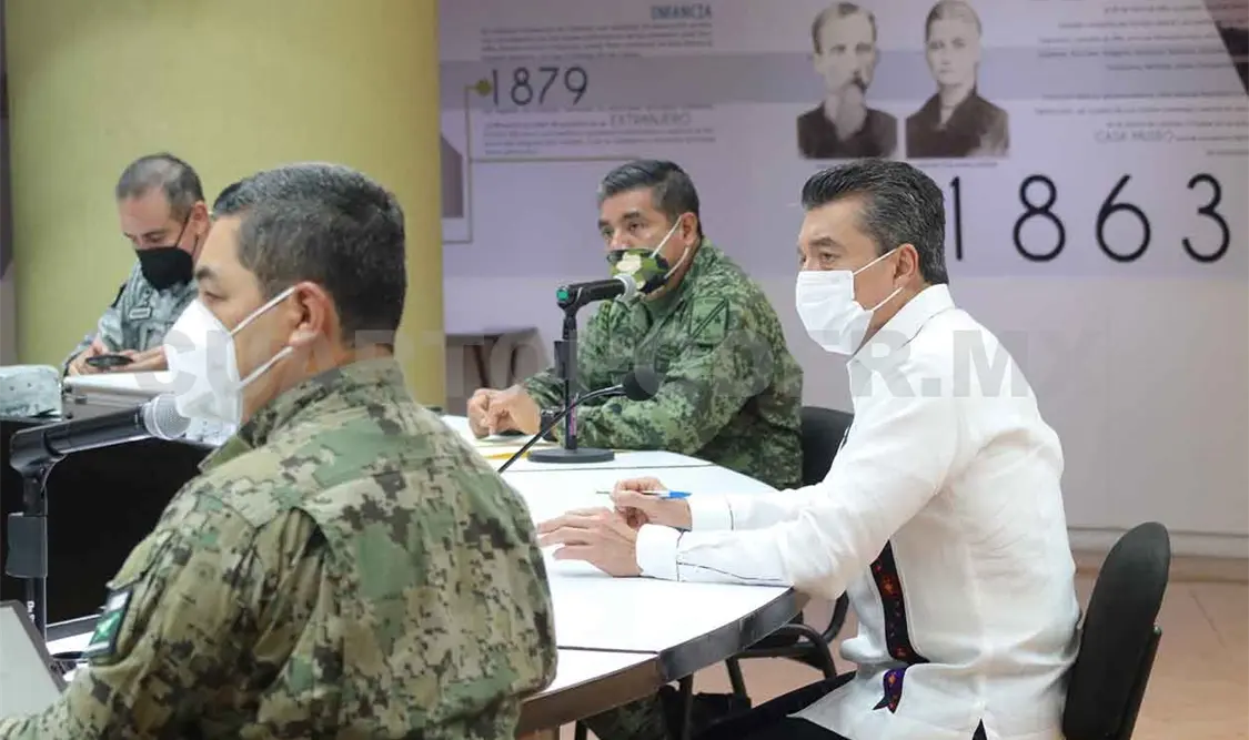 Exhorta a población rezagada a vacunarse contra el covid