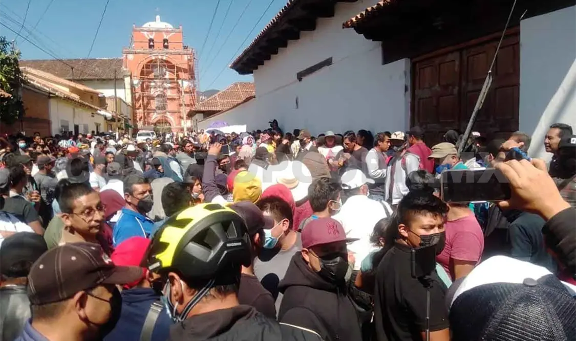 Rechazan reconstrucción de centro de abastos