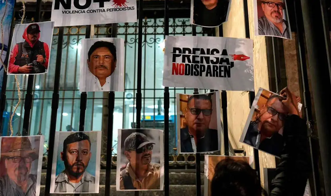 Instan a Obrador a frenar agravios contra periodistas
