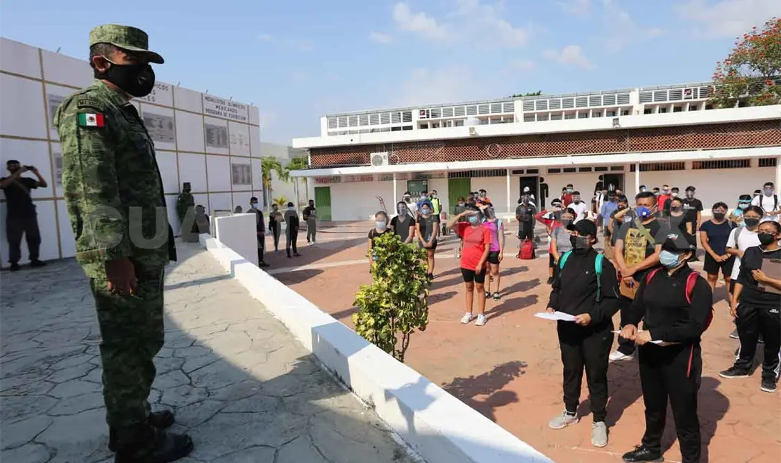 Aspirantes a las Fuerzas Armadas realizan exámenes