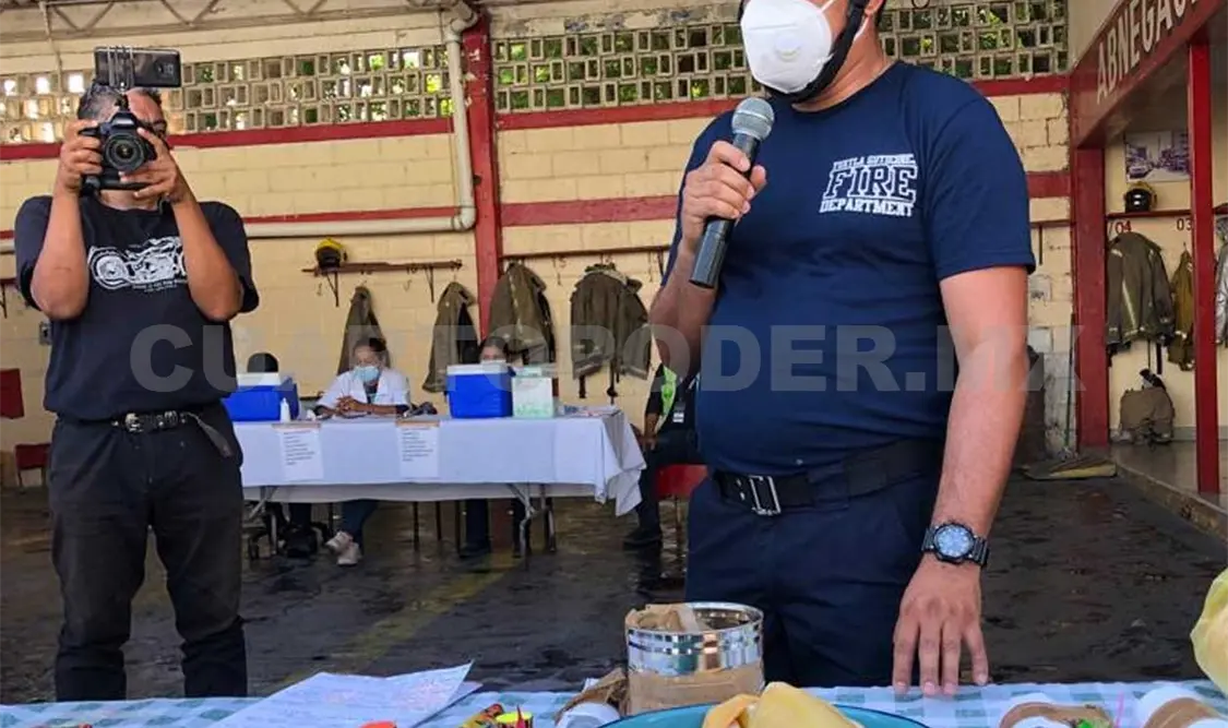 El primer oficial, Alejandro Martínez, invitó a la población a tomar en cuenta las recomendaciones de Protección Civil ante la presencia de los frentes fríos. José Ortega / CP