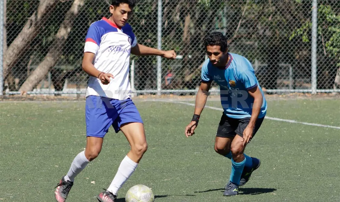 Deportivo 3 Hermanos logró una apabullante goleada sobre Coratux en su duelo de cuartos de final. Diego Pérez/CP