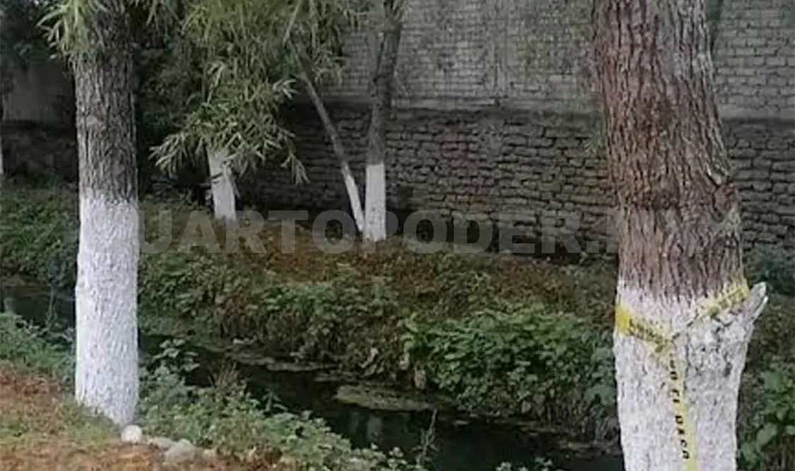 En cuerpo del desconocido sujeto fue encontrado al interior de un afluente en El Santuario, en San Cristóbal. Manuel Martínez / CP