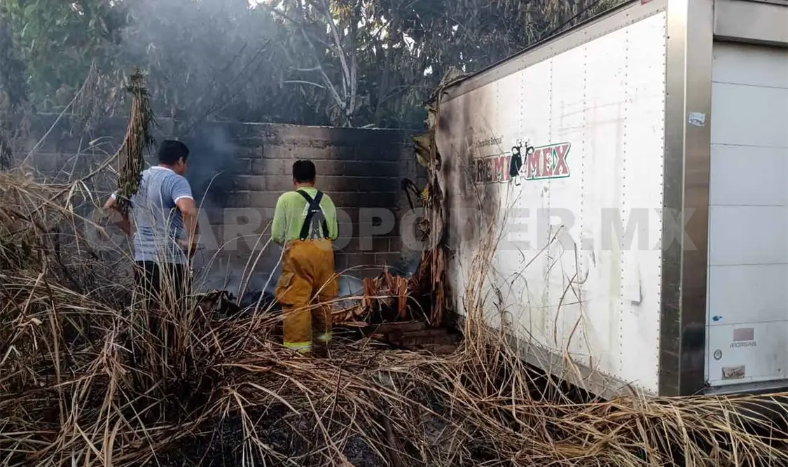 Controlan incendio de pastizal en Tapachula
