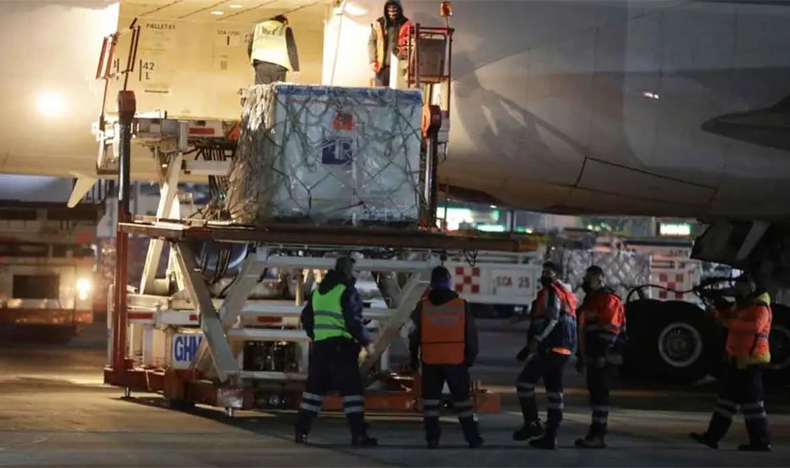 Llega cargamento con un millón 160 mil dosis