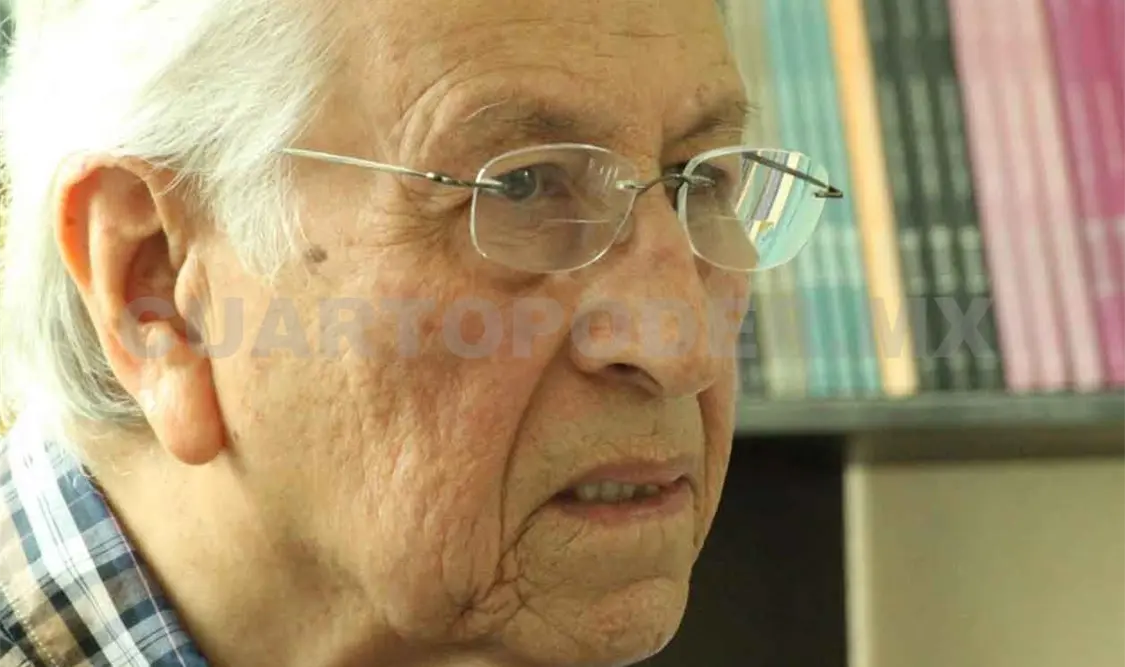 Distinguirán al escritor Javier Espinosa