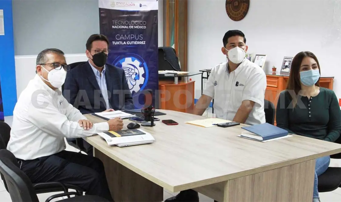 El director del TecNM Tuxtla destacó que el compromiso es mejorar constantemente por los estudiantes. Cortesía