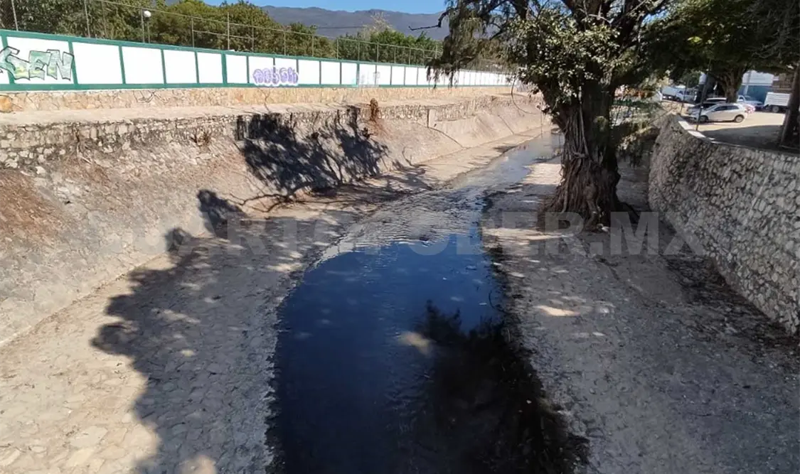 El cauce y márgenes del río Sabinal se miran más limpios. CP