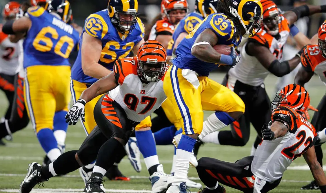 Ambos conjuntos ganaron su respectiva división: Los Ángeles la NFC Oeste, con marca de 12-5, y Cincinnati la AFC Norte, con registro de 10-7. Agencias