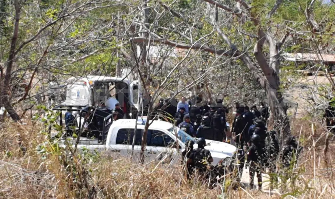 Tras una persecución y balacera arrestan a tres
