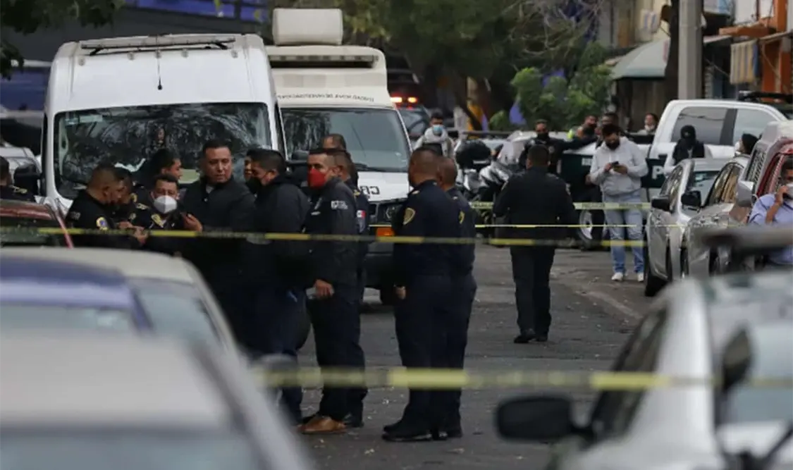 Después de que los servicios periciales concluyeron, el cuerpo de la víctima fue llevado al anfiteatro de la localidad. Cortesía