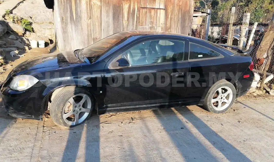 Recuperan automóvil con reporte de robo