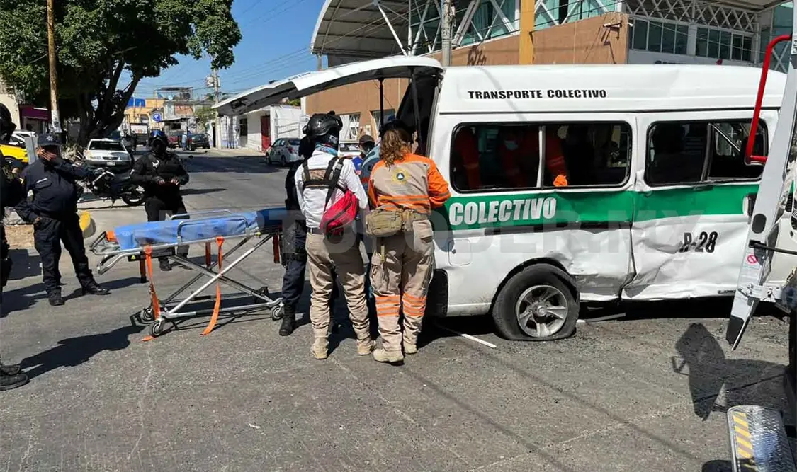 Colisión, con saldo de 10 pasajeros lesionados