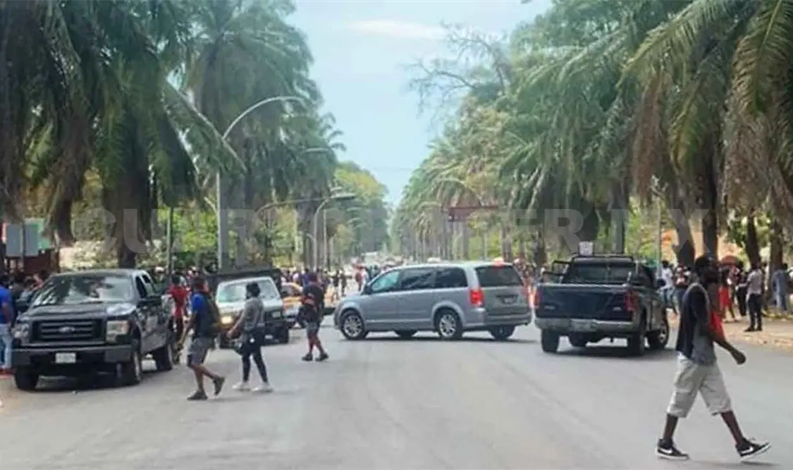 Enfrentamiento entre migrantes, INM y la GN