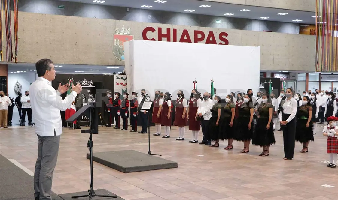 Gobierno abandera escuelas del estado