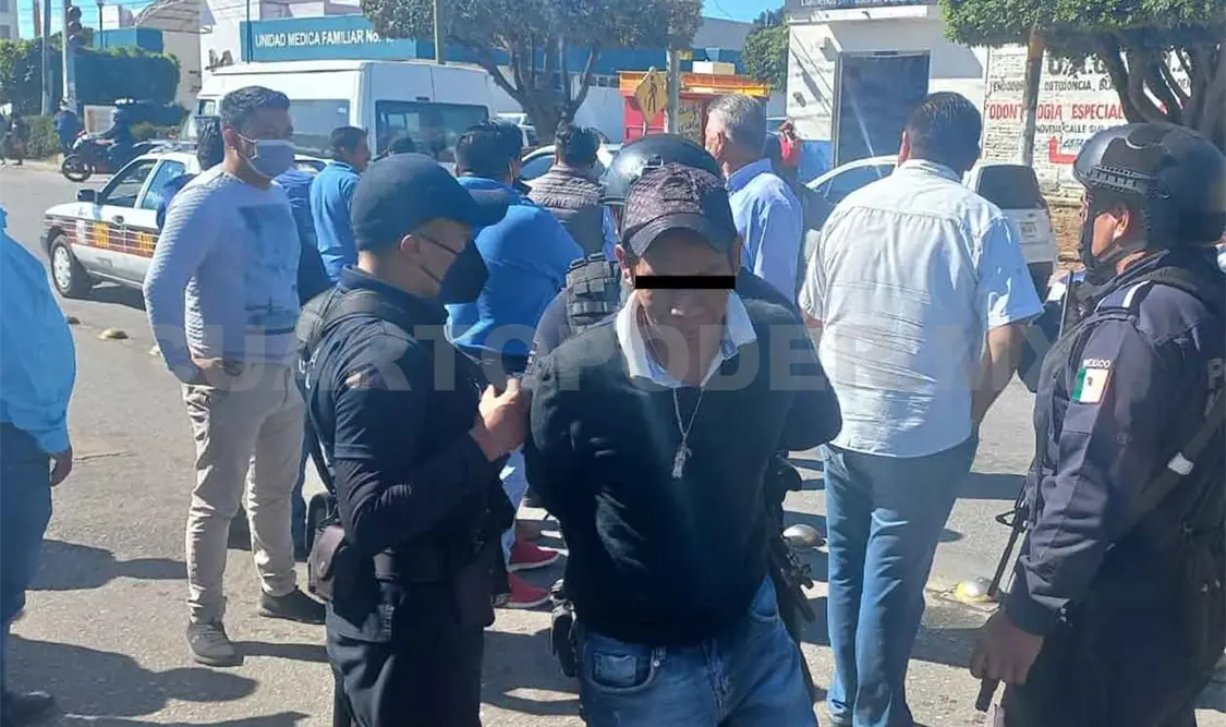 Taxista fue entregado a las autoridades por robo