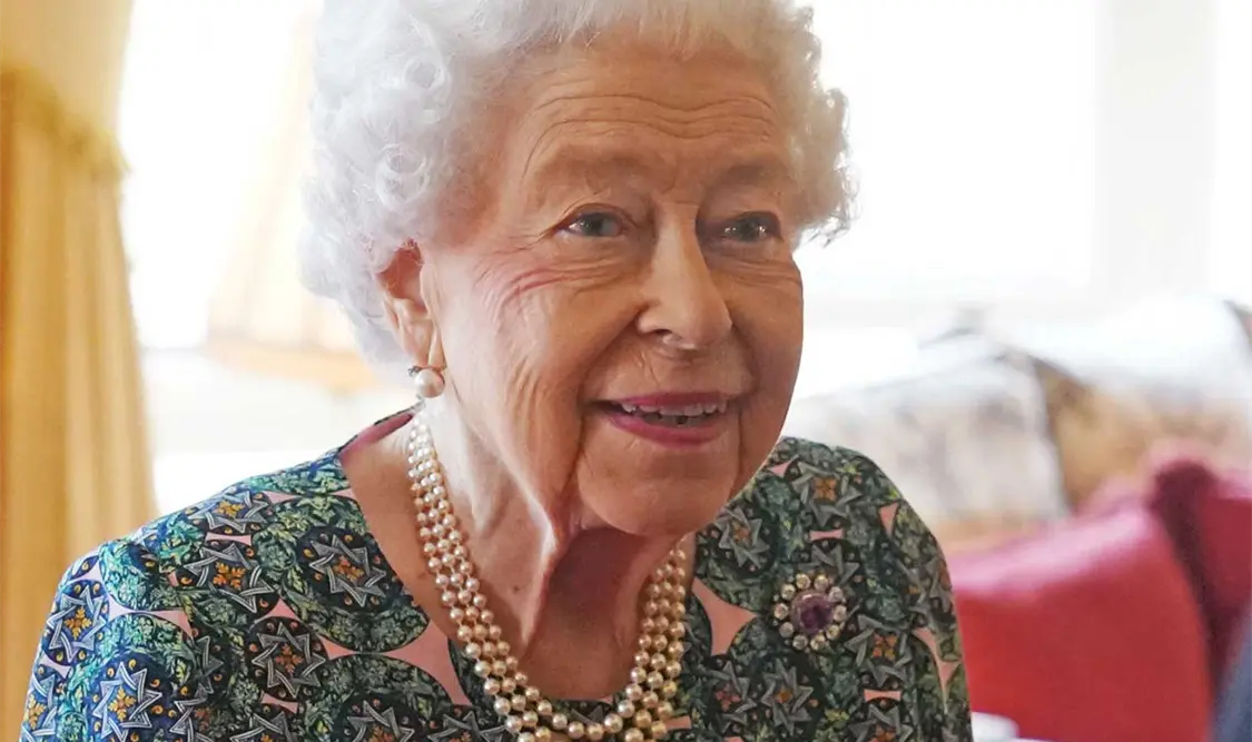 Elizabeth II sigue delicada de salud