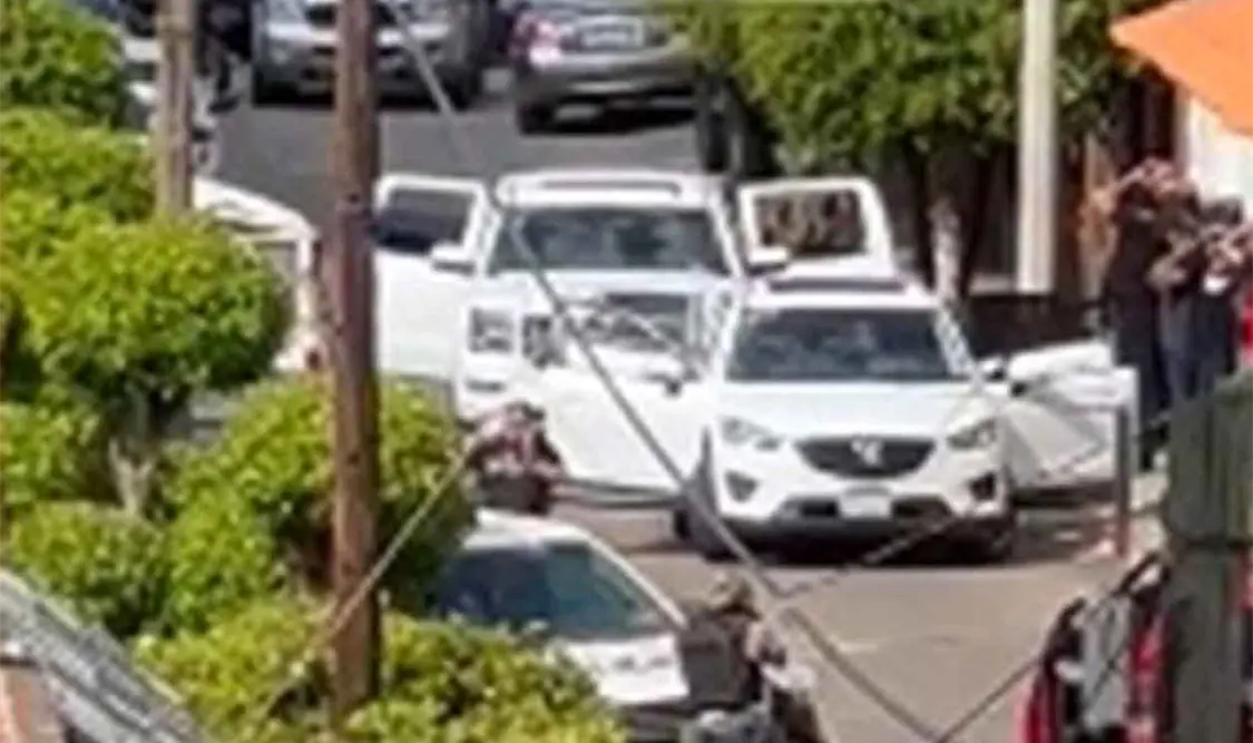 Grupo armado irrumpe en velorio y mata a varios