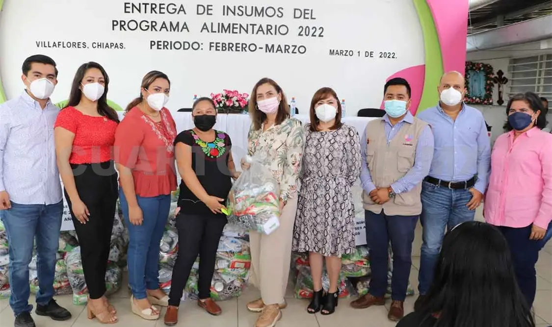 Encabeza Margarita Sarmiento Tovilla entrega de insumos