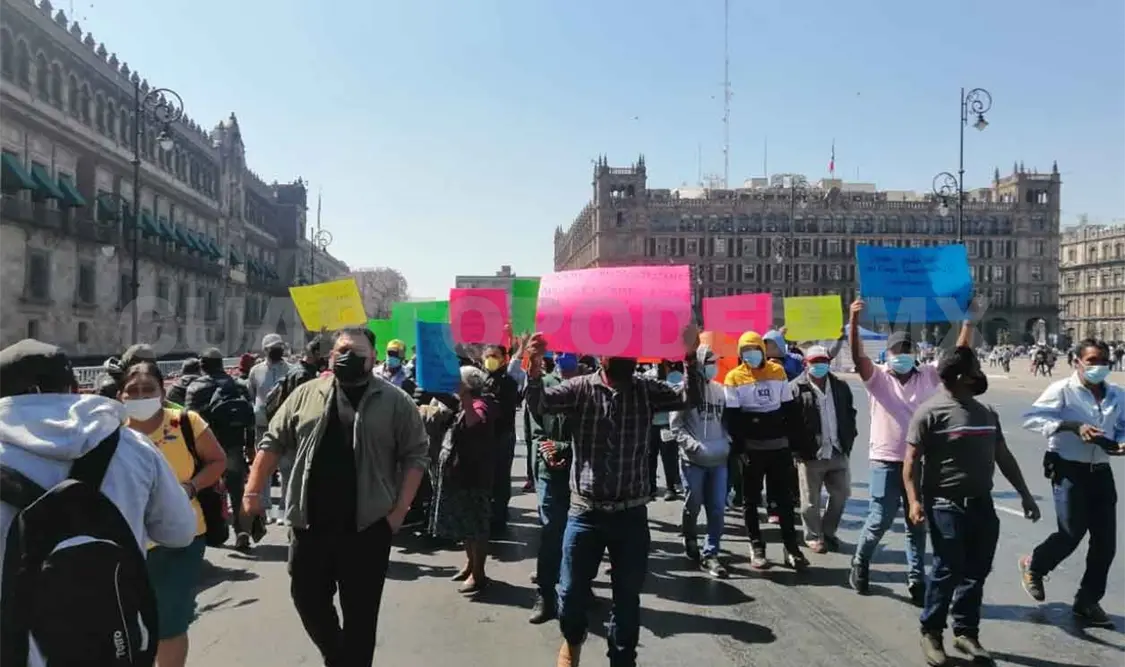 Campesinos se manifiestan en el centro del país