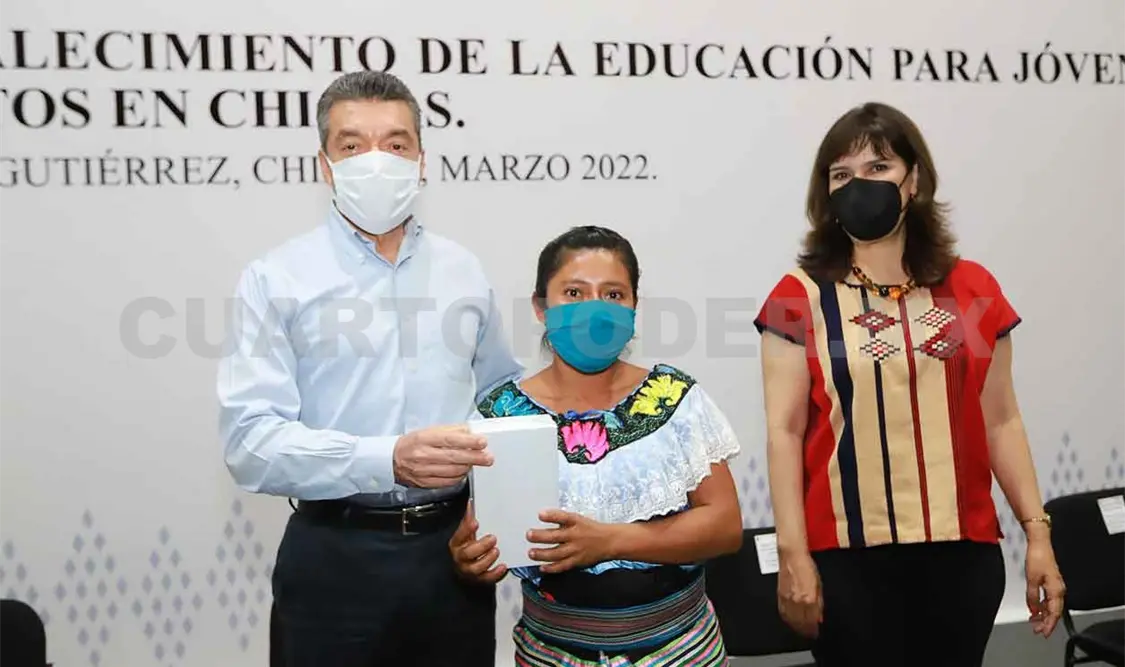 Fortalecen educación para personas en rezago