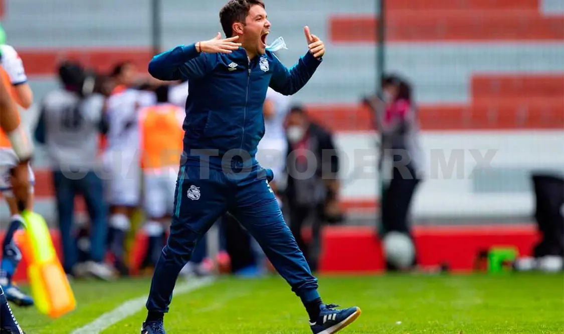Larcamón no descarta su llegada al América